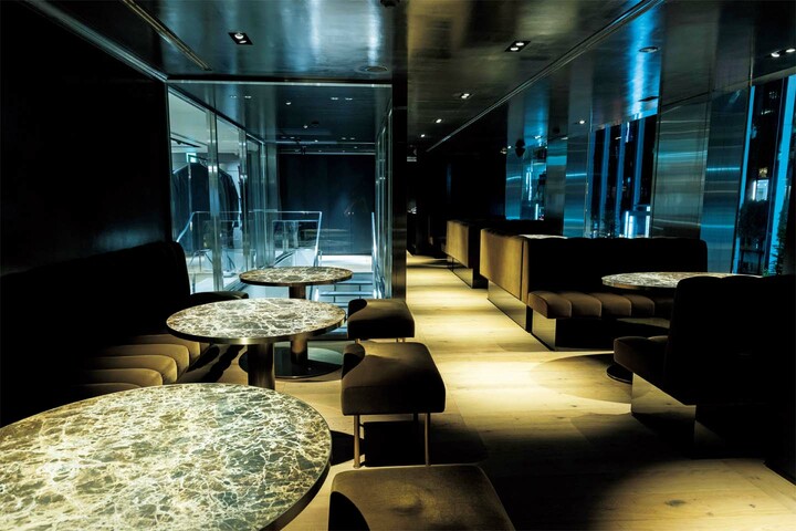 ダンヒル バーの店内