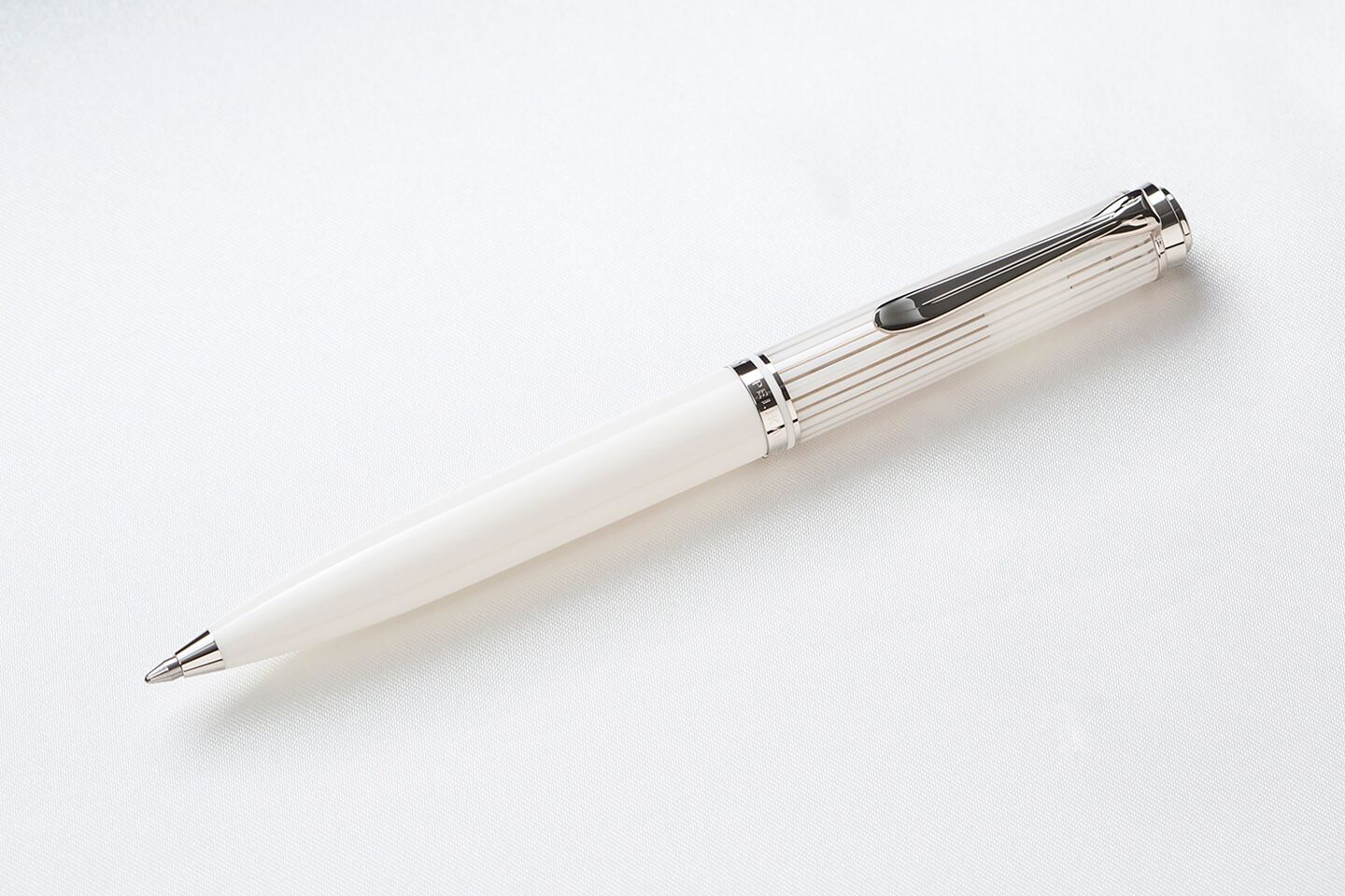 「スーベレーン K605 ホワイトストライプ」¥30,000