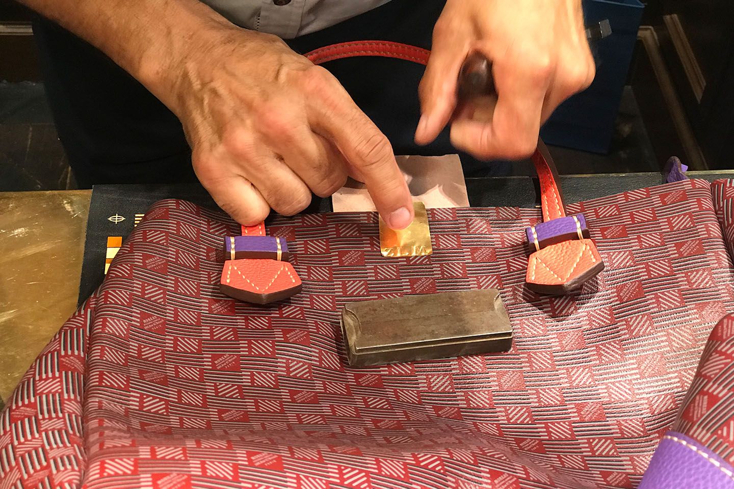 金箔を剥がすと・・・。