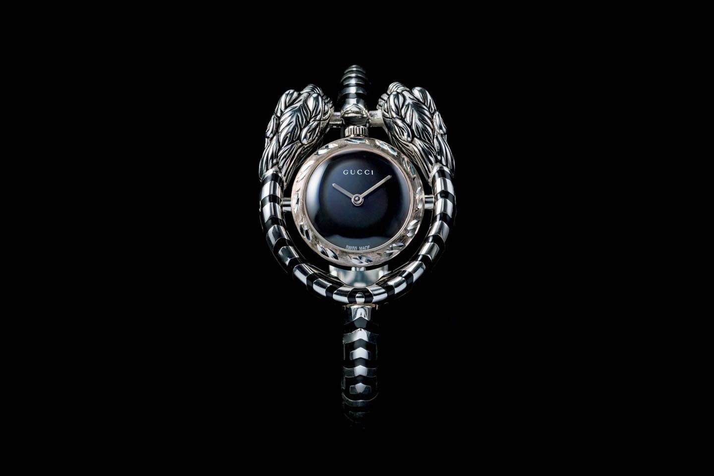 『ディオニュソス』¥255,000(グッチ) ケース:シルバー、 ケース径:23㎜、ブレスレット:シルバー×ブラックエナメル、ムーブメント:クオーツ(税抜) ※発売時期未定