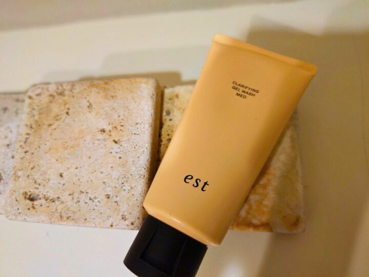 エスト クラリファイイング ジェル ウォッシュ MED 130g￥5,280【医薬部外品】（6月15日発売）