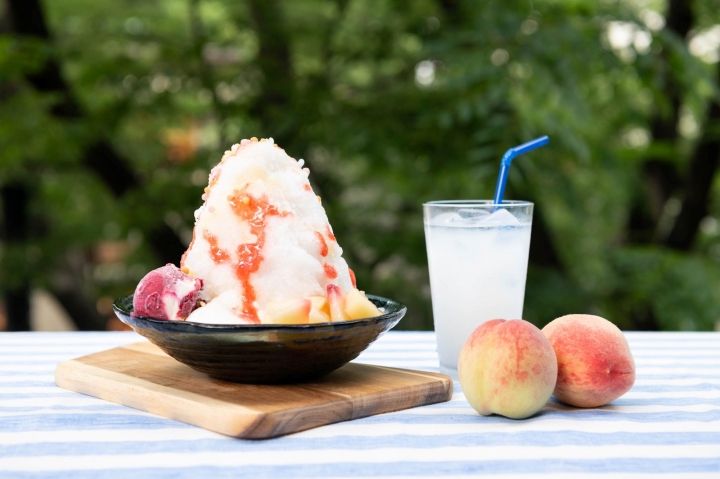 「カルピス®のかき氷 ピーチ&ストロベリー」¥1,440 販売期間:2019年7月5日(金)~9月1日(日)