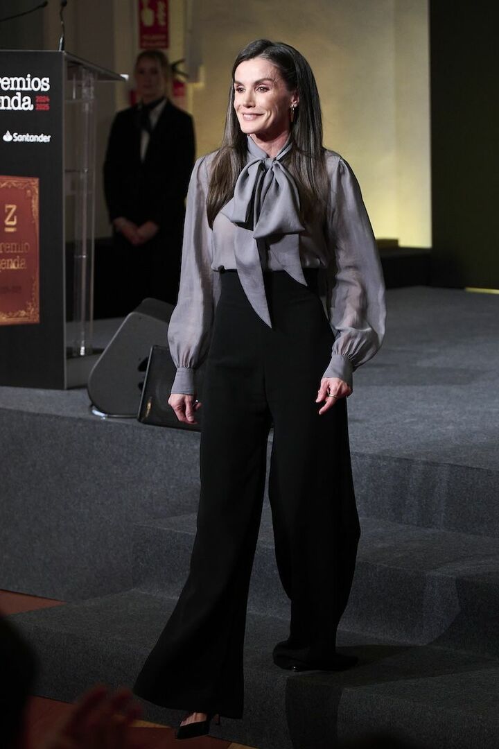 ファッションニュース_1,ブラウス_1,セレブ_1,大人コーデ_1