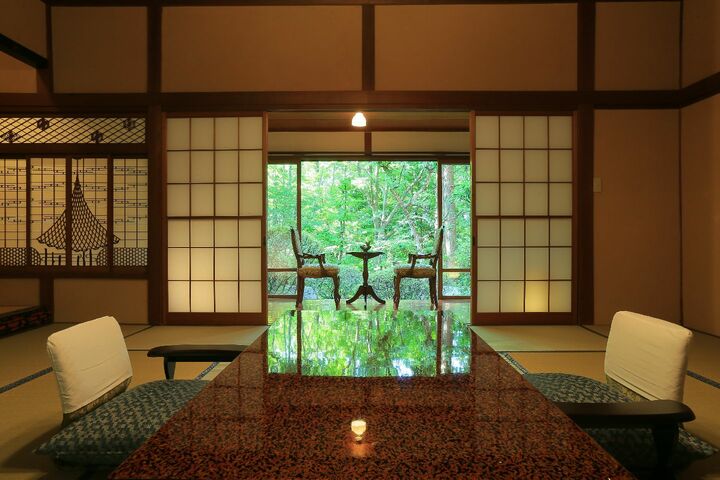 「23番 温泉露天付特別室」の室内