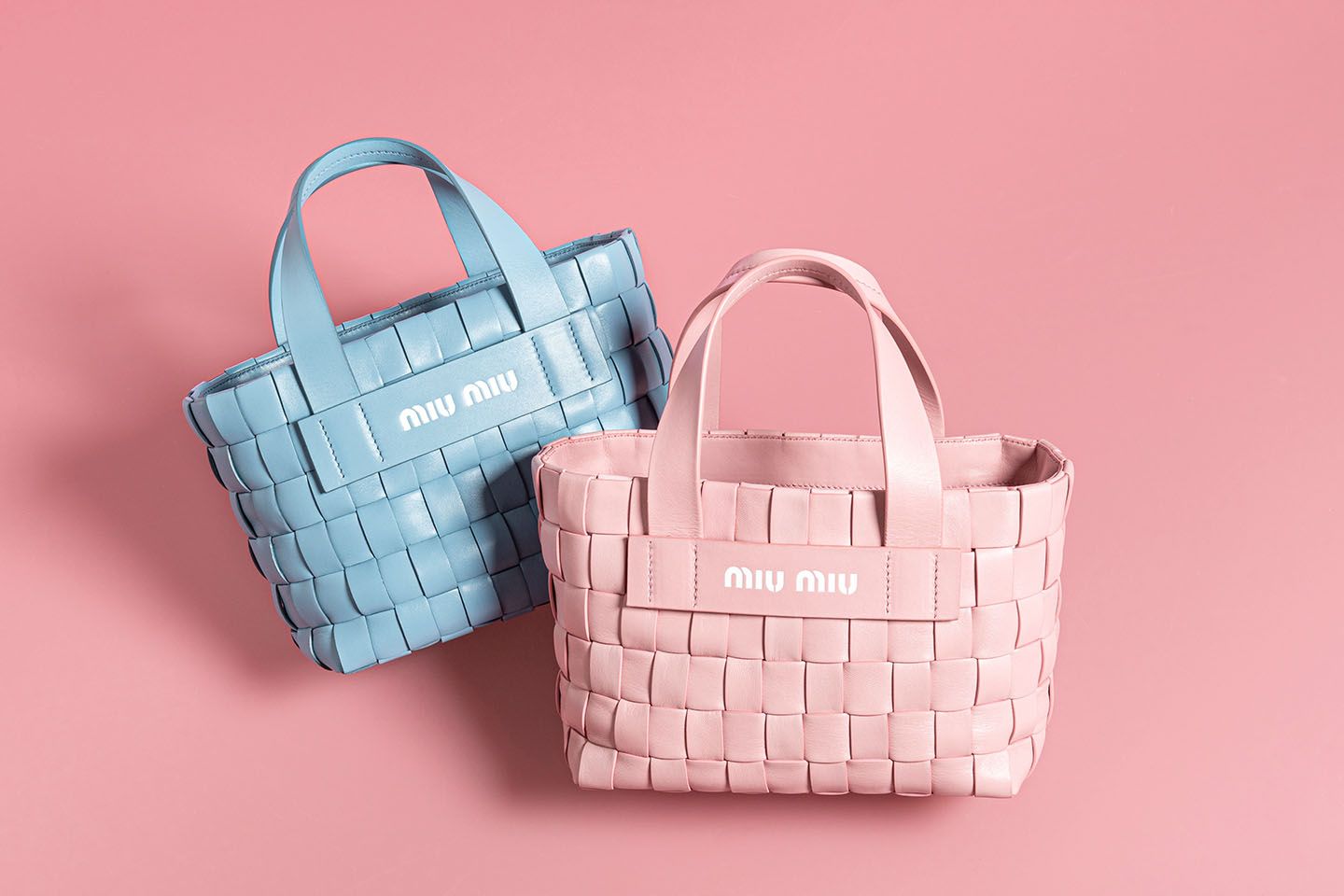 ハンドバッグ¥198,000【縦18×横24×マチ12cm】※世界先行販売
