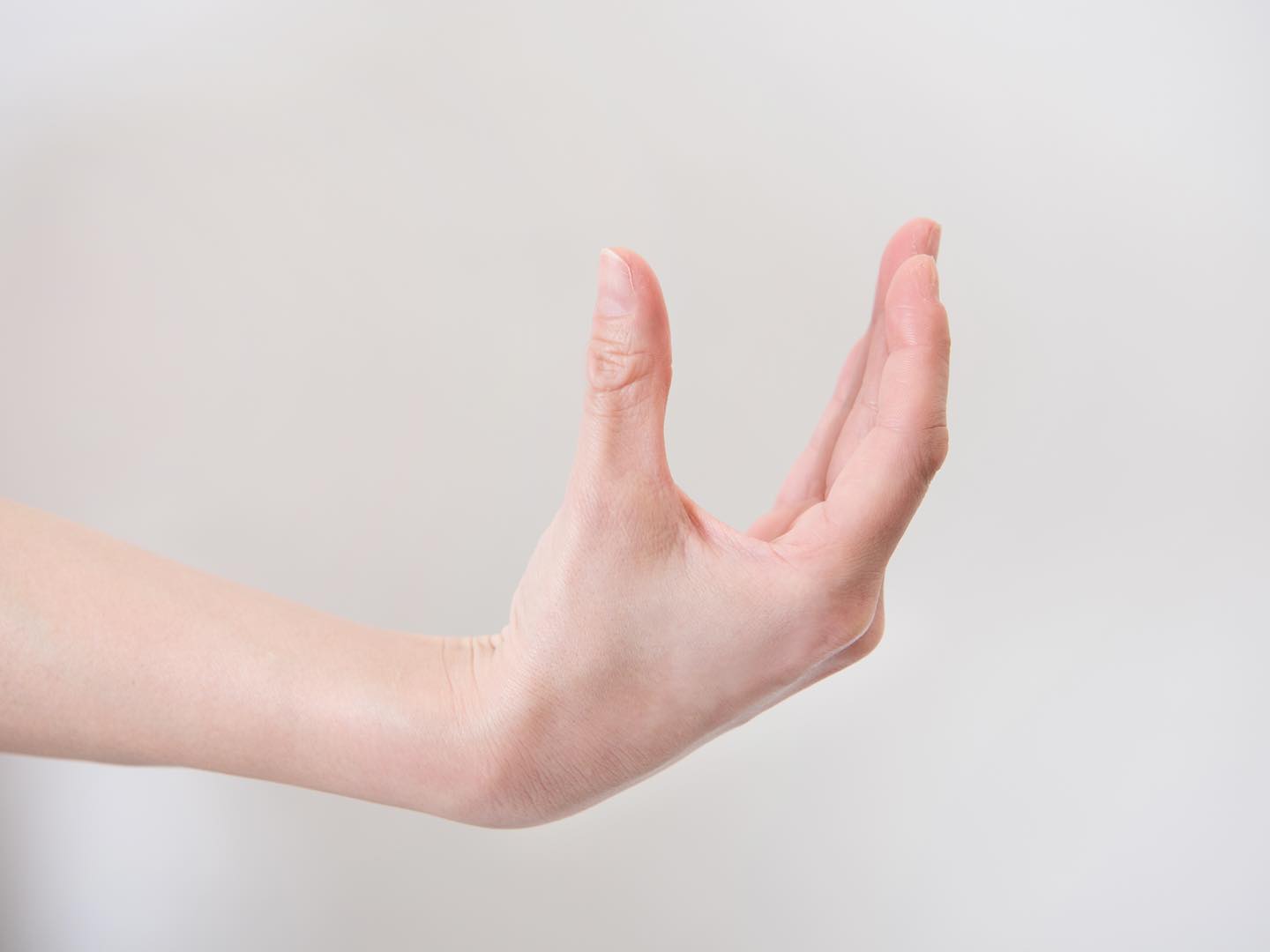 硬くなった脂肪をほぐすために、強くつかむのに適しているのがこの形。