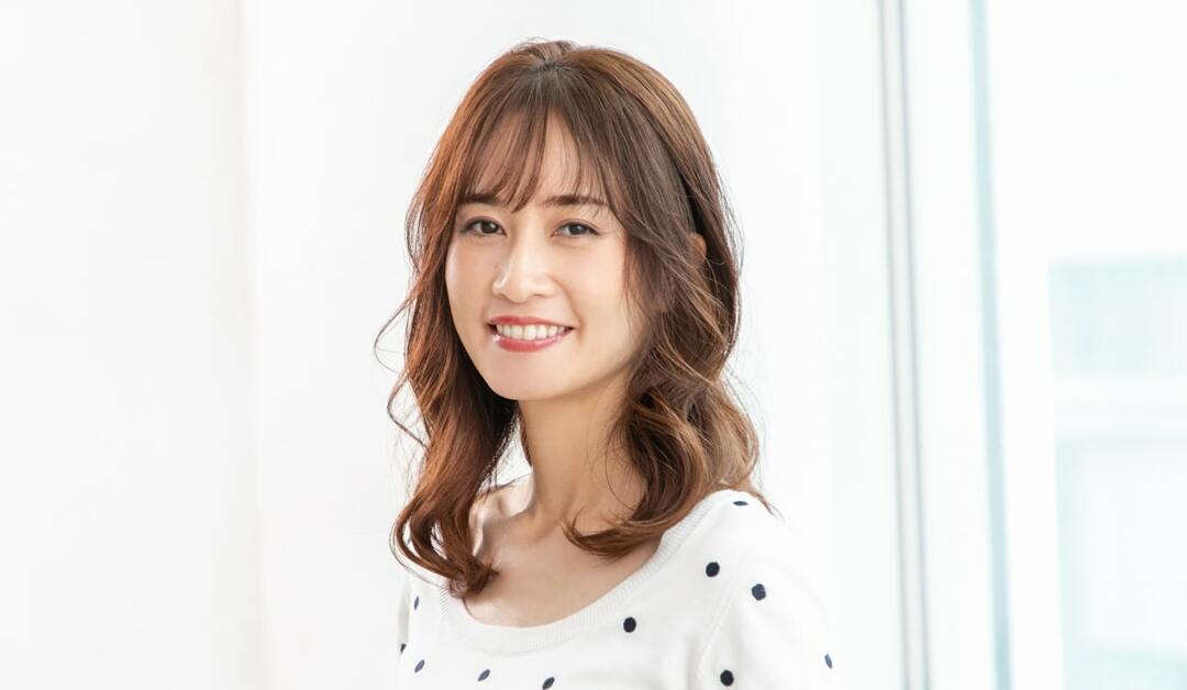 巻き方を変えるだけで若返る 美容師が教える 失敗しない リバース巻き の方法 Precious Jp プレシャス