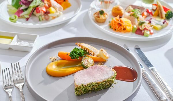 【ホテル インターコンチネンタル 東京ベイ】見晴らしのよいダイニングで美食を楽しむ新ランチブッフェを体験！