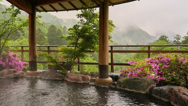 石川県・山中温泉「花紫」の展望露天風呂
