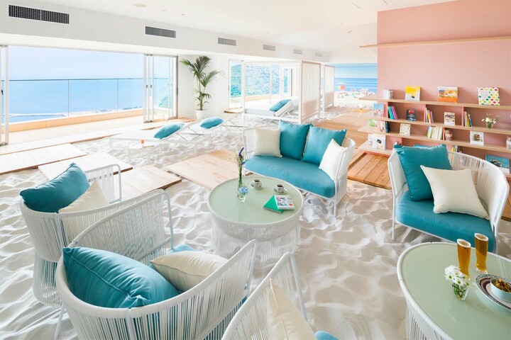 リゾナーレ熱海の「ソラノビーチ Books&Café」