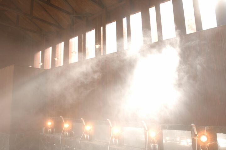 「神々の湯」の朝の光景