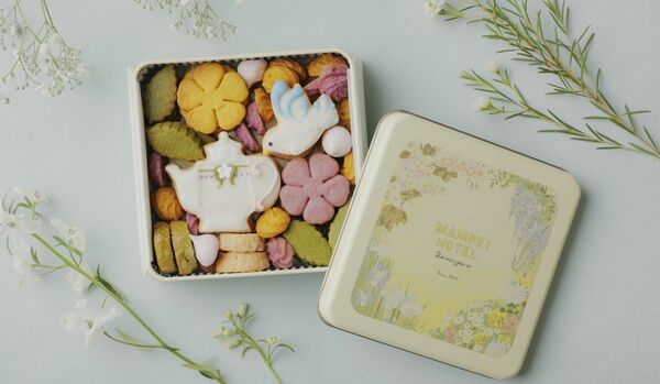 軽井沢・万平ホテルのシンボル「すずらん」を描いた「万平ホテルフラワークッキー缶」が限定発売！