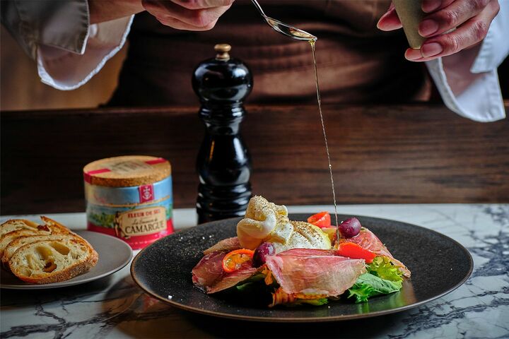 ハイアット リージェンシー 東京のロビーラウンジ「Nineteen Eighty Lounge & Bar」の料理