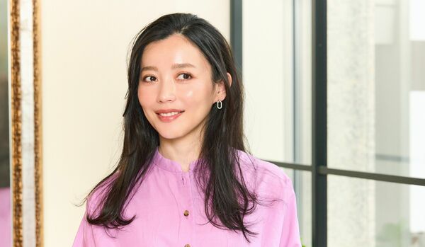 【面長顔×ロング】ゆるっとした抜け感が今っぽい外国人風ナチュラルロング