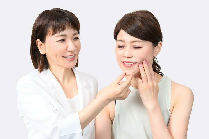 2人女性　メソッドの指導をしている