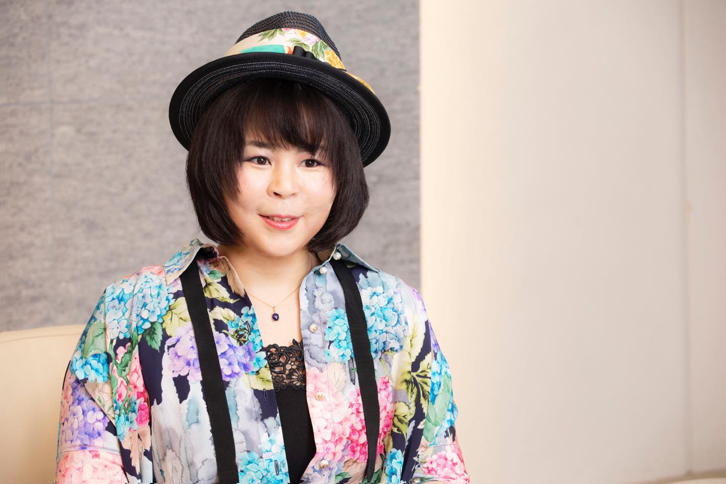 高殿 円さん