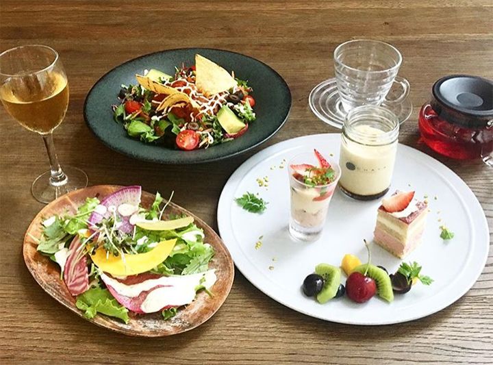 グルテンフリーのメイン&デザート盛り合わせコース ¥3,024