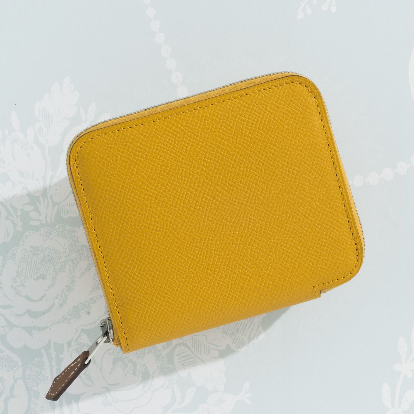二つ折り財布「SILK IN(シルクイン)」【縦11.5×横9.5cm】¥89,000(税抜)