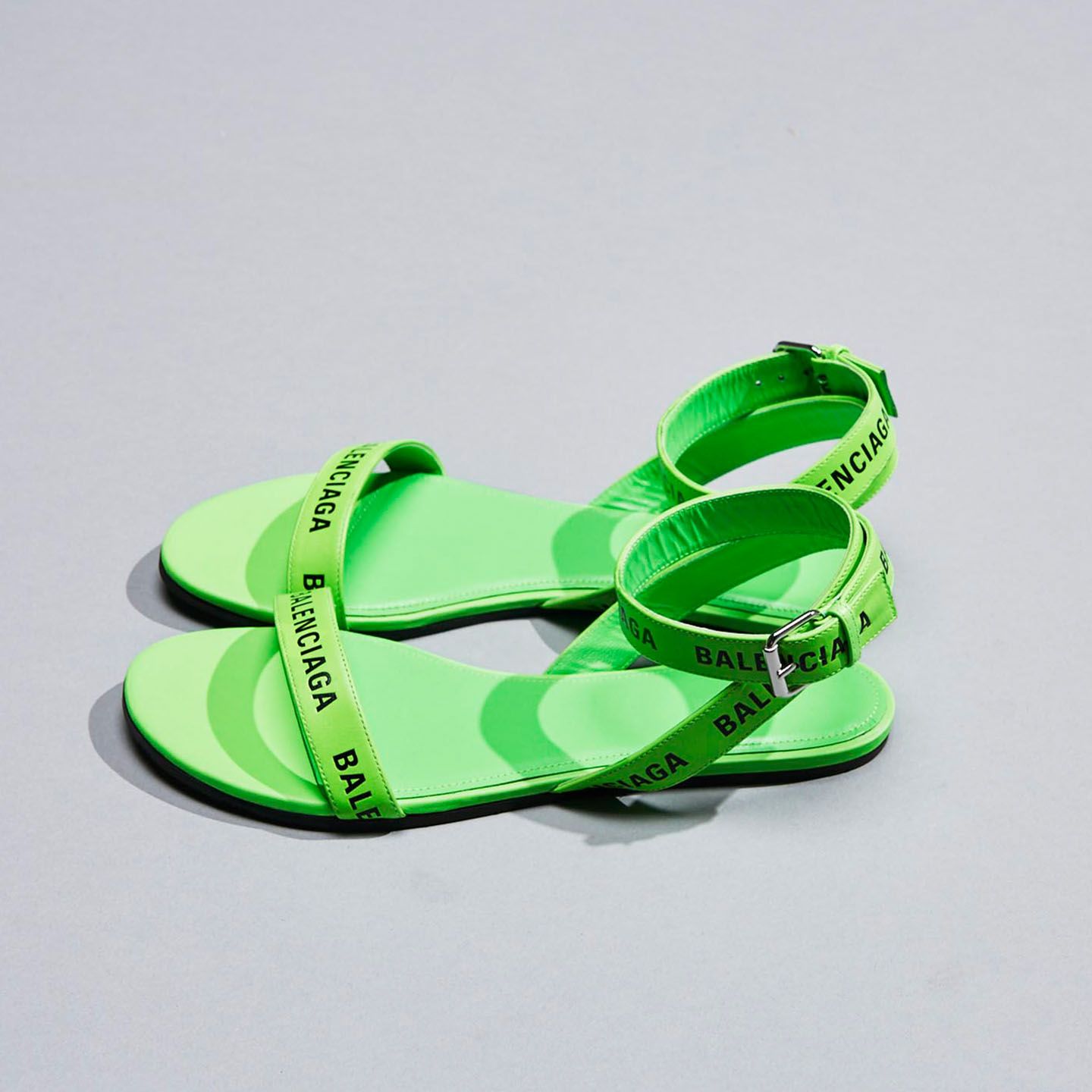 サンダル¥78,000(税抜)