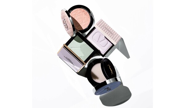 美肌キープ力&洗練コンパクトでリタッチのたびに気分が高まる!最新「秀逸プレストパウダー」BEST4