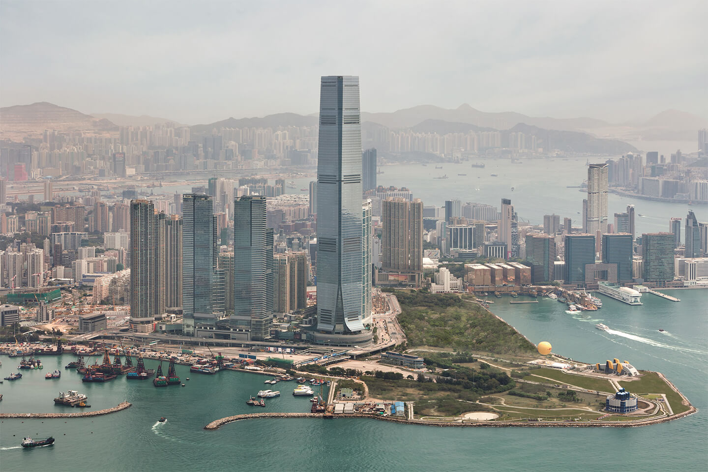 香港の世界貿易センタービル