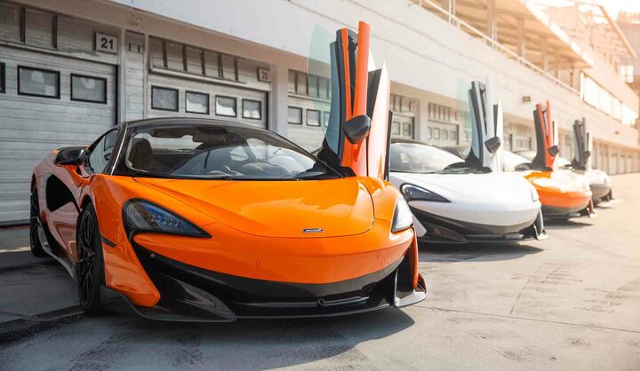 テストドライブの舞台となったハンガロリンク・サーキットは共産圏初（1986年のオープン当時）の国際規格コース。