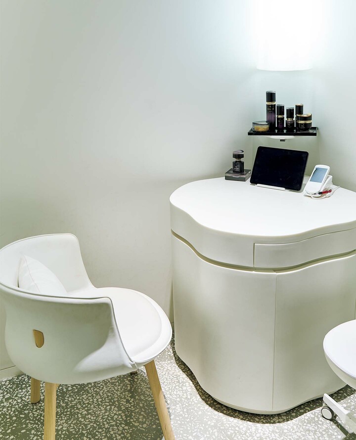 「エスパス クレ・ド・ポー ボーテ」サロンルームの内観