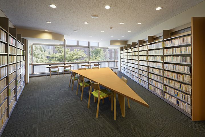3階図書フロアのグリーンゾーン