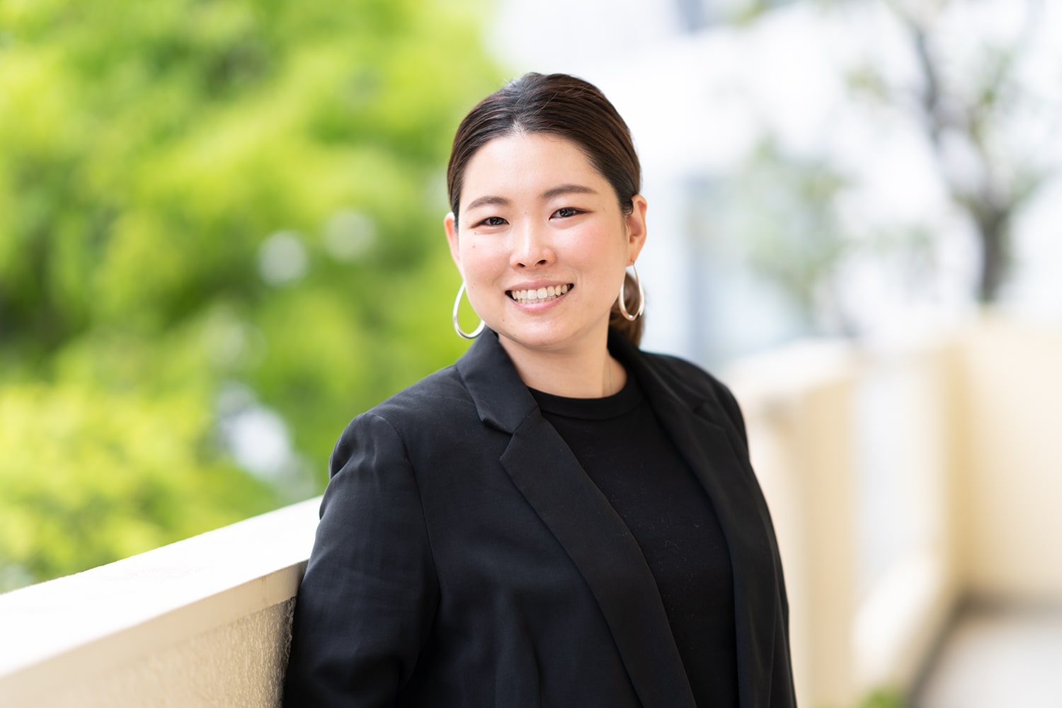 六本木美容室 白金店・柿澤つかささん。大の猫好きで、子どもの頃からずっと猫を飼っていたとか。「生後7ヶ月の子猫が家に来てから、早く家に帰るようになりました」