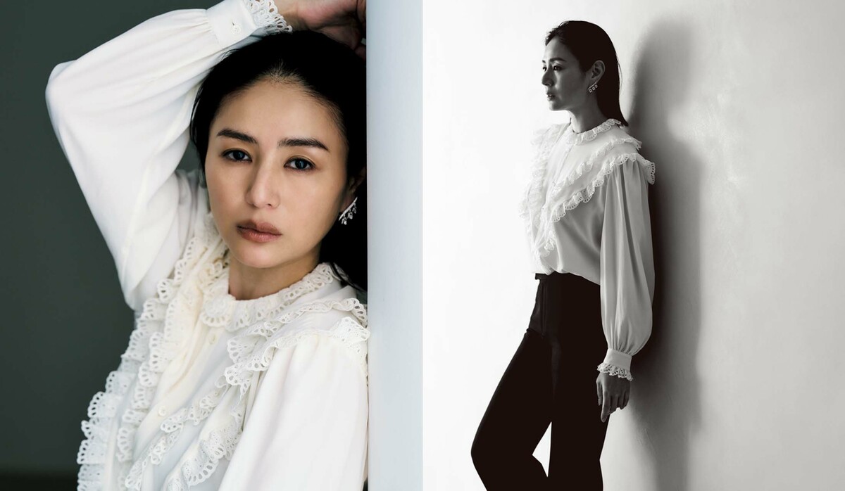 井川 遥さんが纏う【フリル際立つシャツコーデ】に魅せられて…旬に