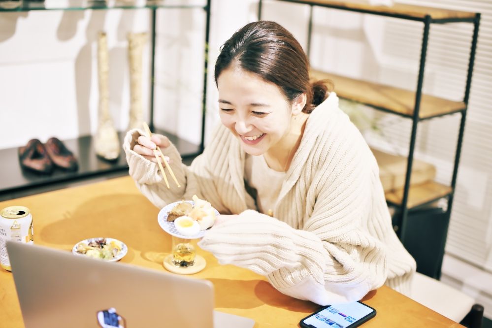恵美子ママとアマルさんの優しい対応に、河野さんもリラックスしてオンラインスナックを楽しめた