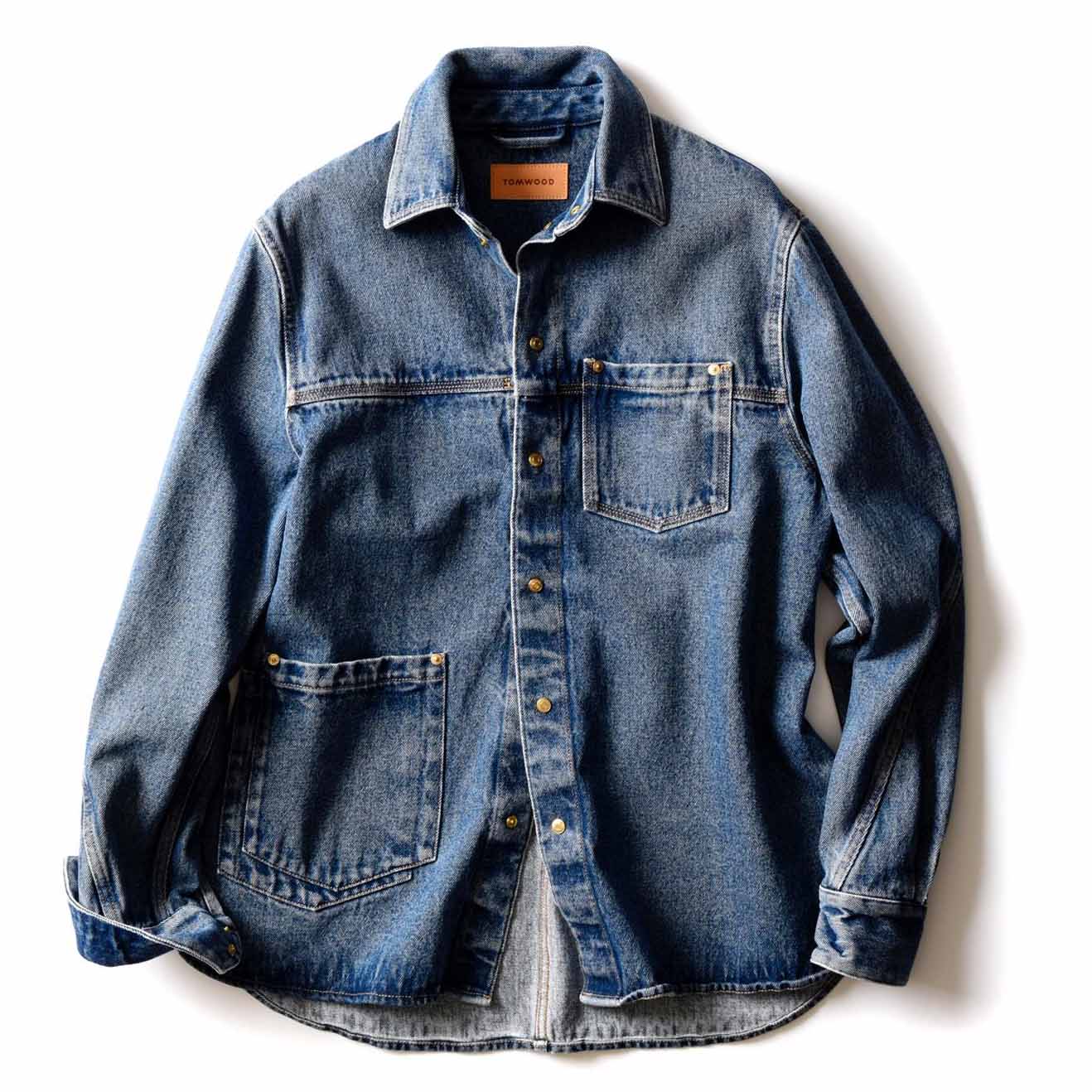 シャツ¥74,000(ステディ ステディ〈トムウッド〉)