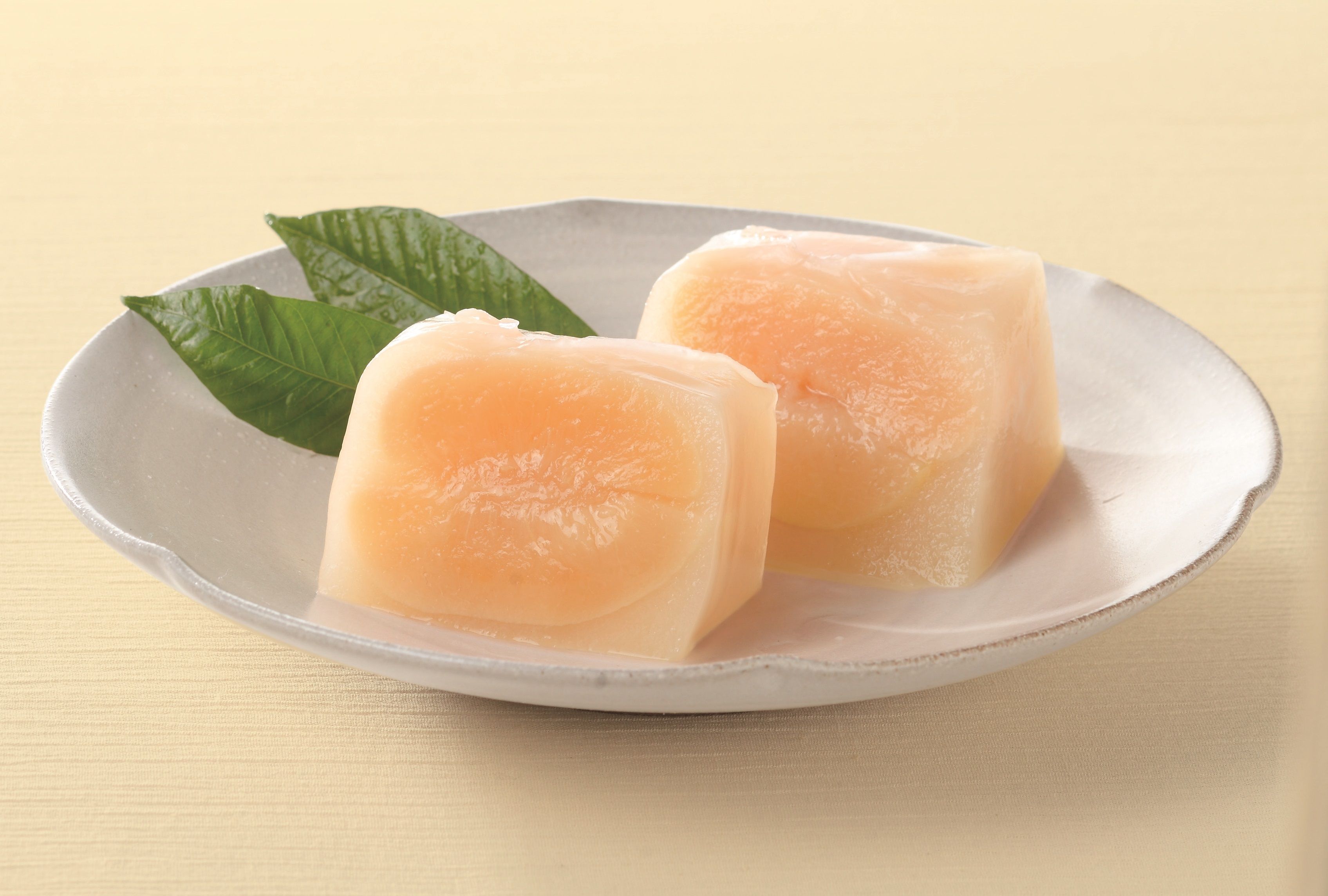 白桃の和菓子