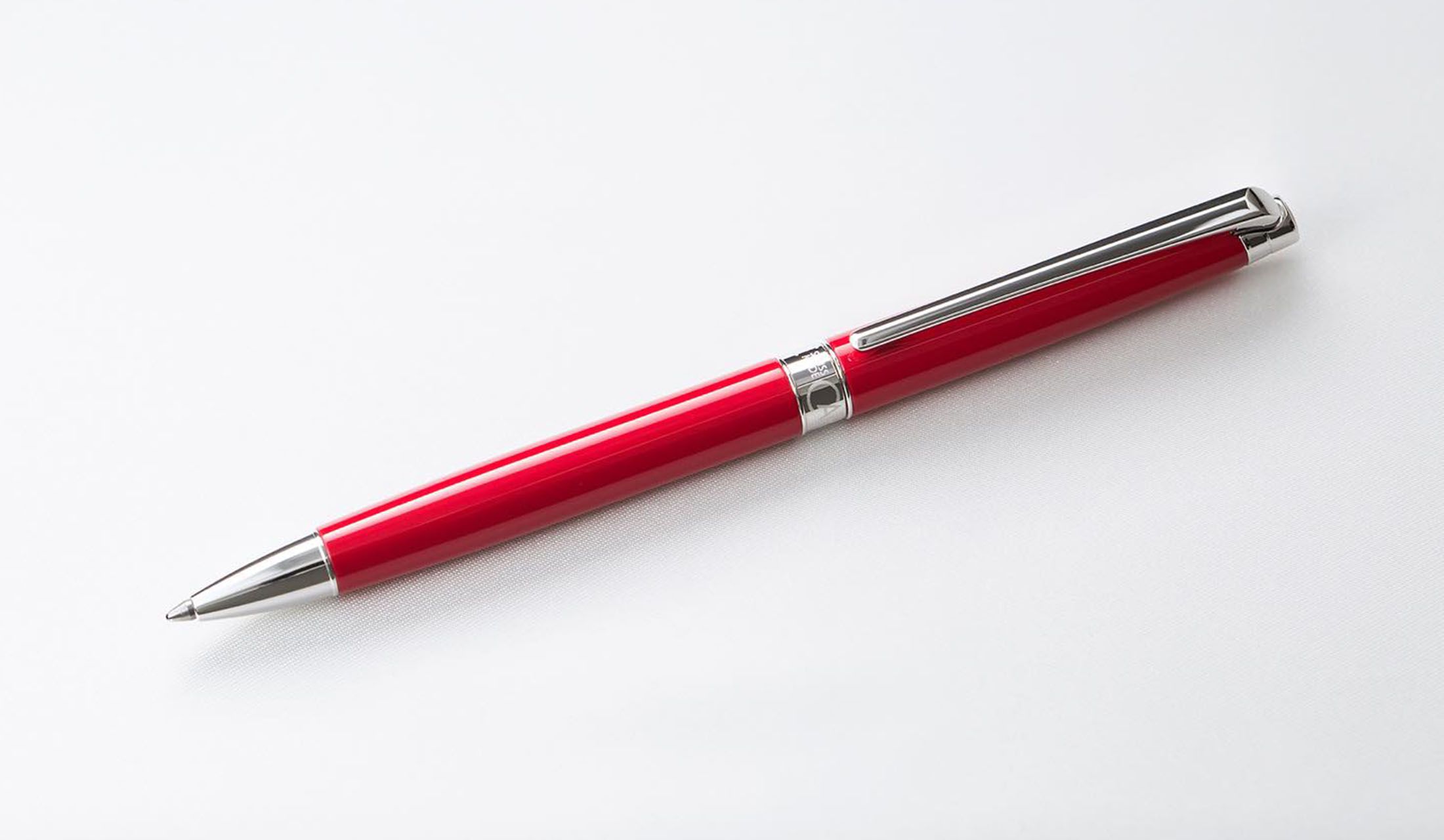 Xezoインコグニト・各色 パーブル・メタル色仕上げ ブラス ボールペン。雅びやかな贈り物として最適。ダイアモンド・カット彫。一つ一つのペン - 1
