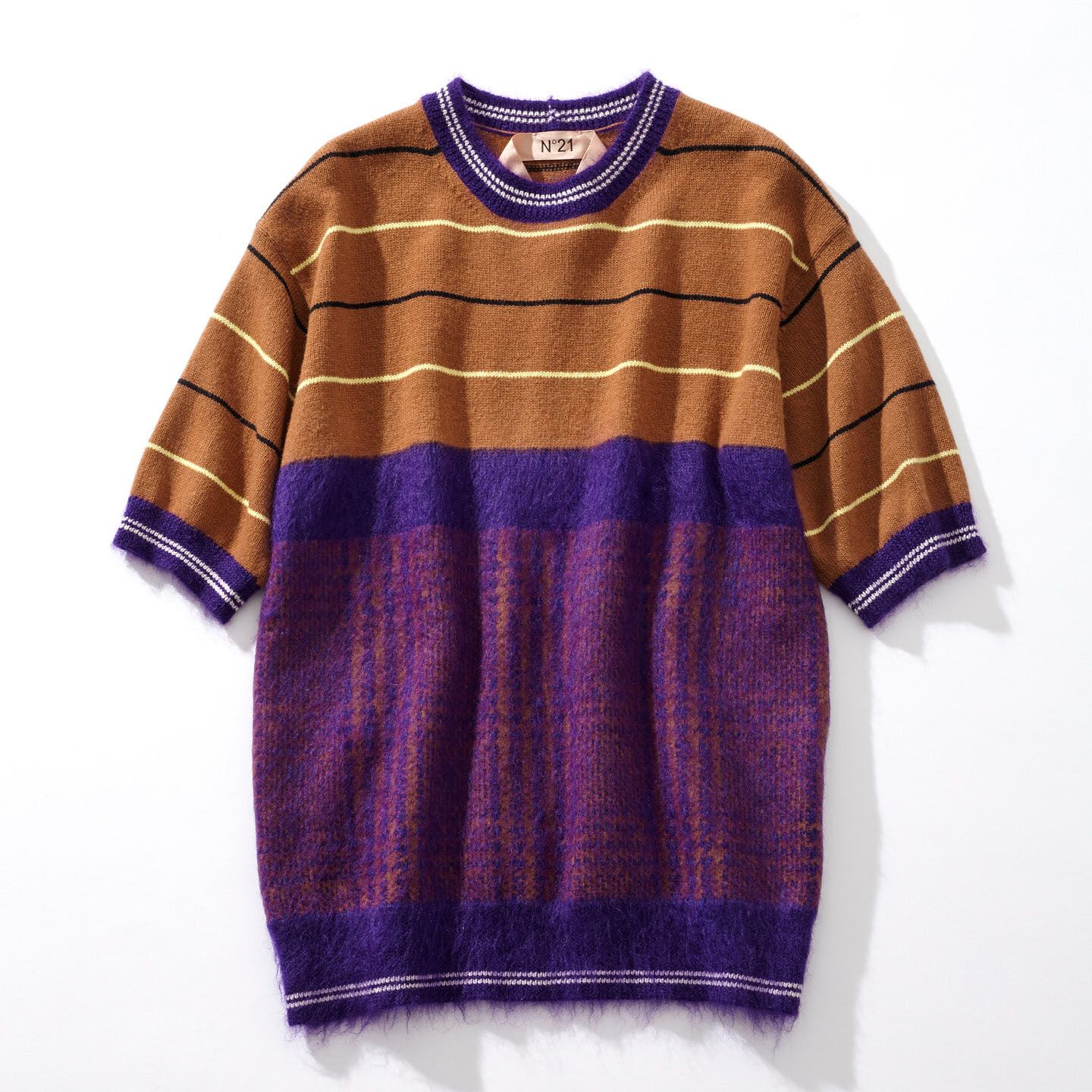 ニットトップス¥66,000(税抜)