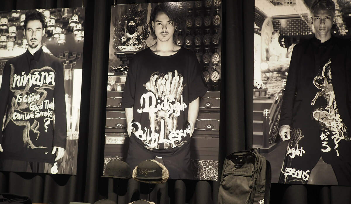 斎藤工も駆けつけた「レスリー・キー写真展」ヨウジヤマモト青山本店で