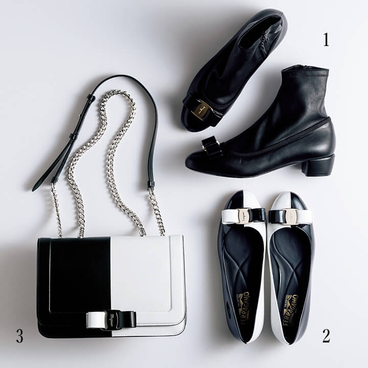 1 パンプス感覚で履きこなせるモードなブーティ。カーフナッパ素材。ブーツ『ヴァラ・リボン付きブーティ』［ヒール3cm］￥95,000・2 甘くないリボンが大人かわいいデザイン。カーフパテント素材。パンプス『ヴァリナ』［ヒール1cm］￥74,000・3 甘辛バランスが絶妙な洗練された逸品。チェーンが旬の気分に。カーフ素材。バッグ『ヴァラ・リボン付きショルダーバッグ』［縦16×横24×マチ10cm］￥190,000（フェラガモ・ジャパン〈サルヴァトーレ フェラガモ〉）　[Precious2019年1月号141ページ] 　
