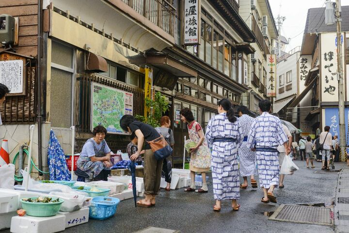 肘折温泉の朝市