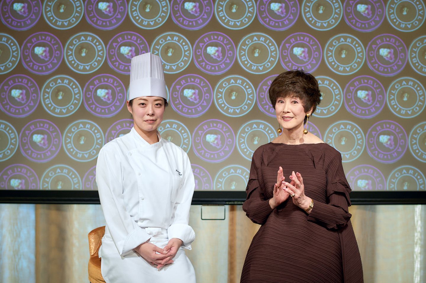 「ブルガリ イル・チョコラート」のメートルショコラティエである齋藤香南子氏(写真左)と司会者・エッセイストの楠田枝里子氏(写真右)