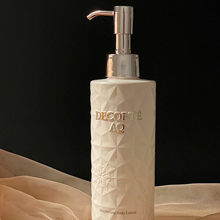 コスメデコルテ AQ ラディアンス スムース ブライトニング ボディミルク 200ml ￥9,900円［医薬部外品］