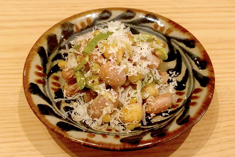 ザワークラウトの塩気で和えた、『4種のお豆のサラダ』。豆は時季ごとに替わる