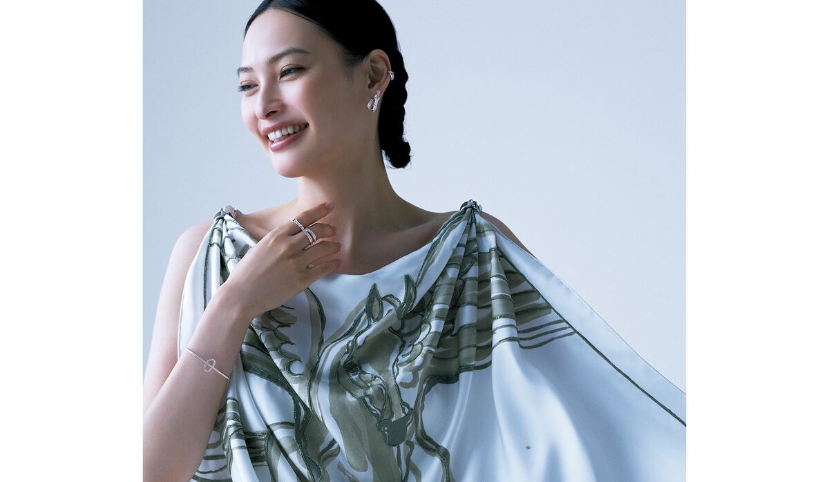 HERMES⭐︎馬のスカーフ⭐︎ Hermès」の馬モチーフのスカーフ | Numero TOKYO