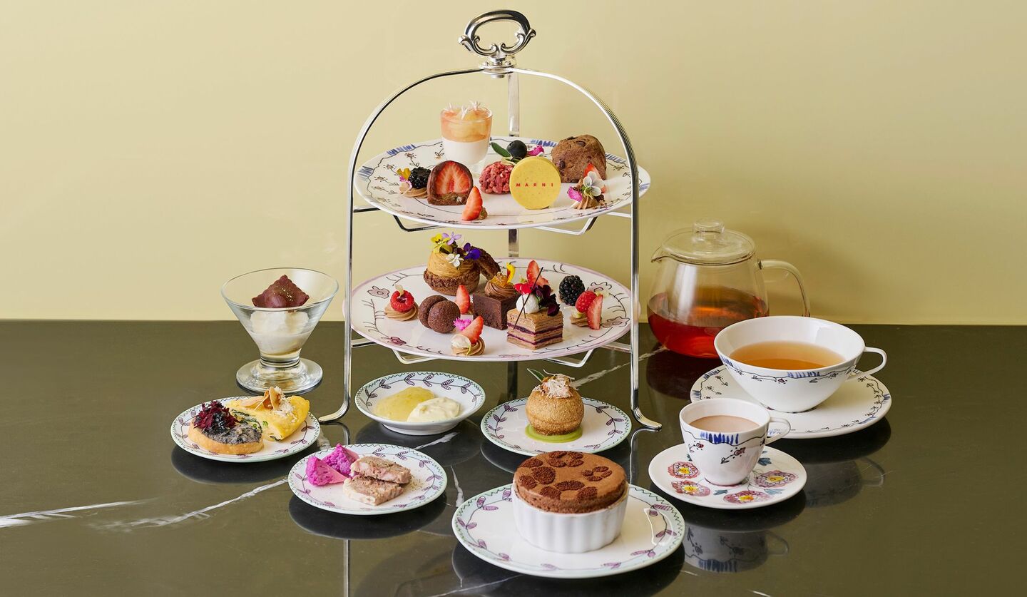 マルニ カフェのバレンタインアフタヌーンティー