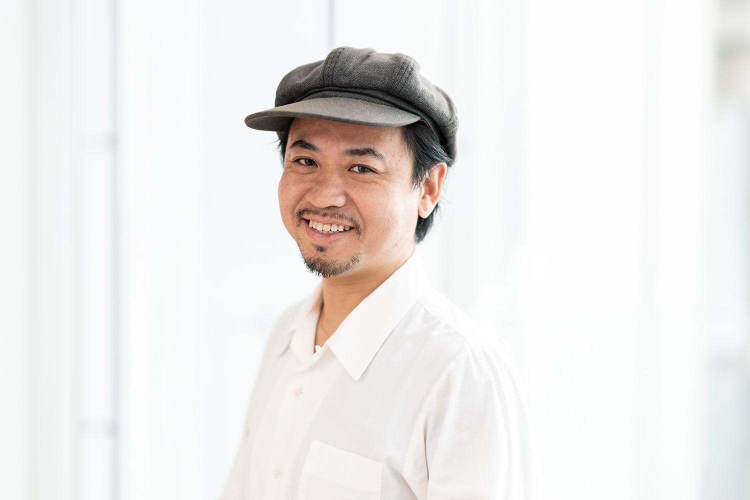 BEAUTRIUM Aoyama St.副店長の大野愛郎さん。写真を撮るのが趣味だと言う。「カメラ歴15年。出かけるときは必ず持参します。最近は4歳の子供を撮ることが多いですが、人、景色、なんでも撮るのが好きですね」