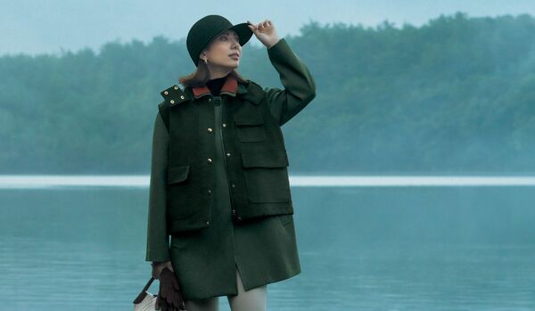 11/1 Sat|「ロロ・ピアーナ」の深みのある配色レイヤードで、トラッドなアクティブスタイルに【365日コーディネート】