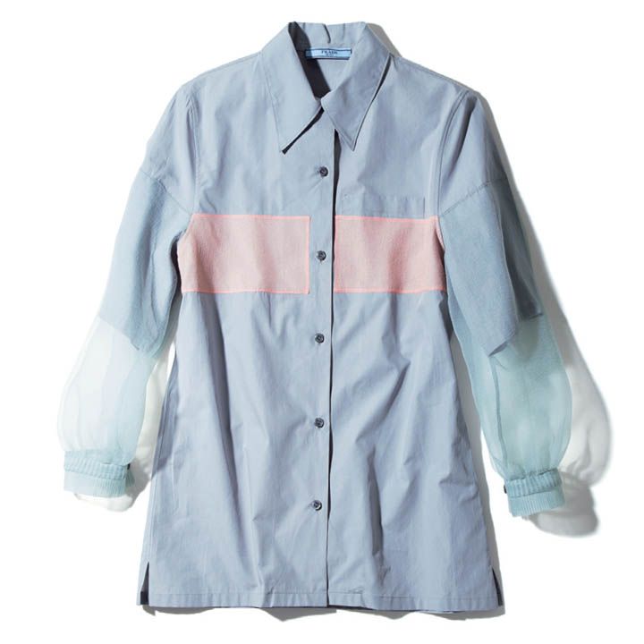シャツ¥105,000/予定価格(プラダ クライアントサービス)