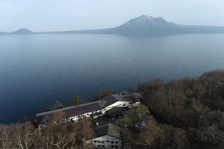 「丸駒温泉旅館」の外観