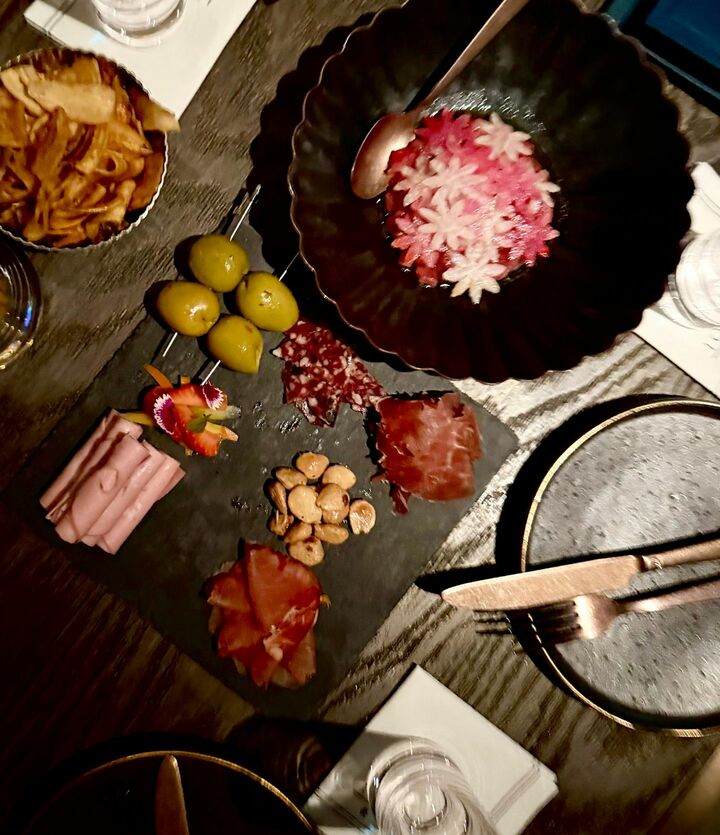 海外旅行_8,ホテル_8,レストラン_5,酒_2