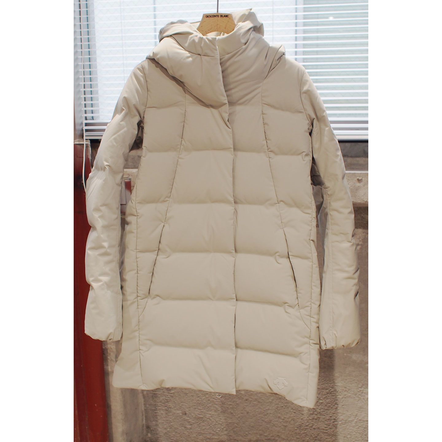 水沢ダウン エレメント¥110,000(税抜)