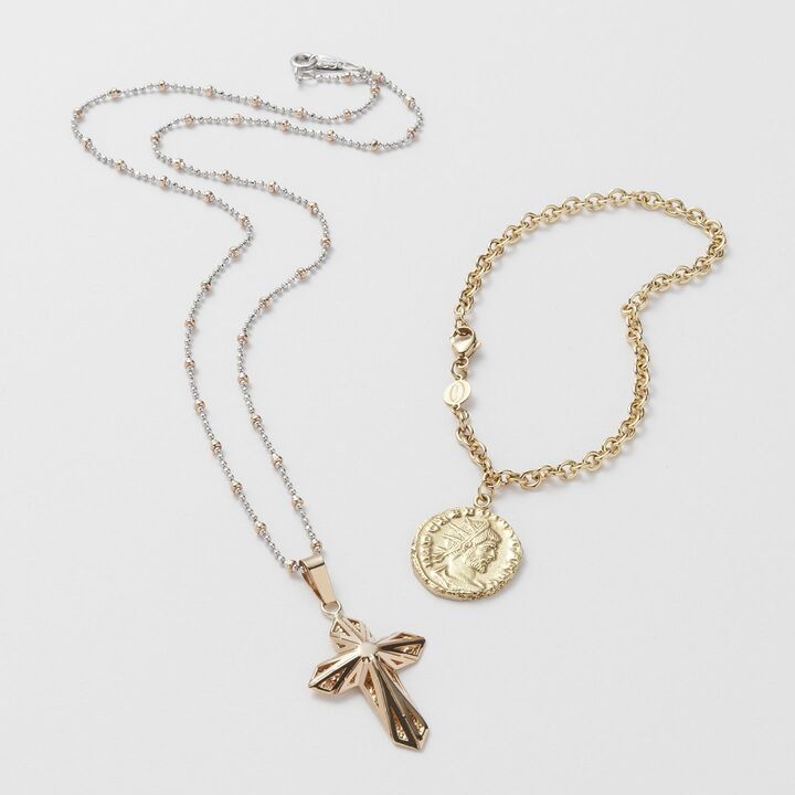 ネックレス［チェーン］￥73,000・［トップ］￥38,000・ブレスレット￥123,000（ウノアエレ ジャパン〈ウノアエレ〉）